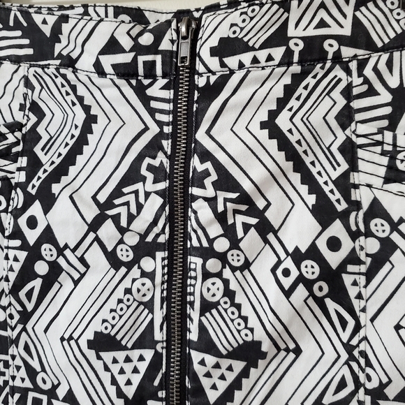 H&M DIVIDED Aztec Zip Up Mini Skirt Black White 8 - Picture 2 of 6